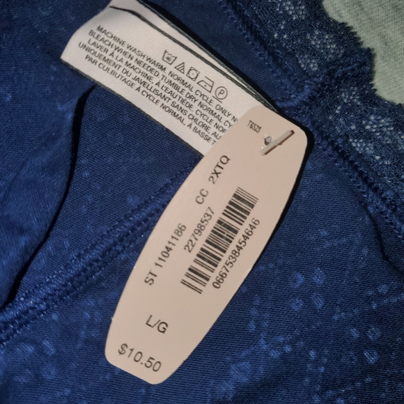 3 panty bundled Victoria's secret size med and lg - Picture 13 of 13